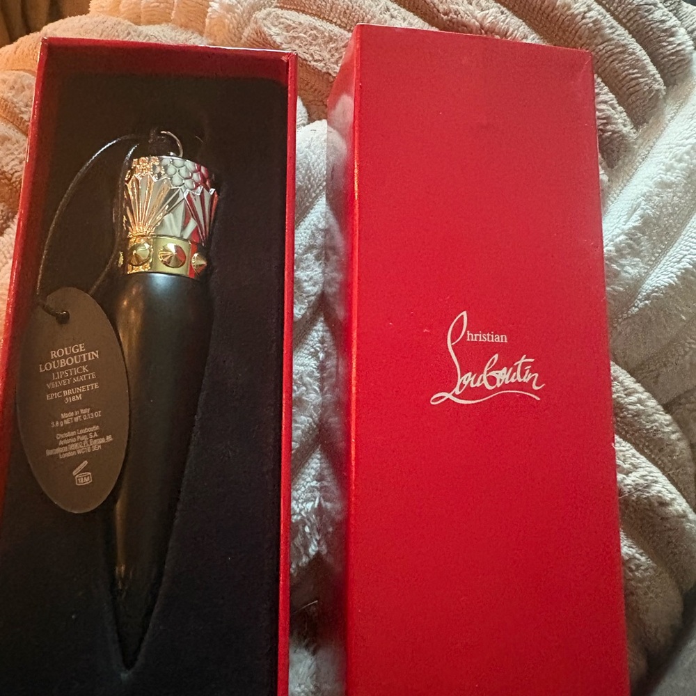 Christian Louboutin Velvet Matte Lipstick in Red Box (Epic Brunette 318M)